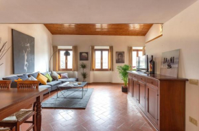 Via Ricasoli apartment, next to Accademia, Florence
